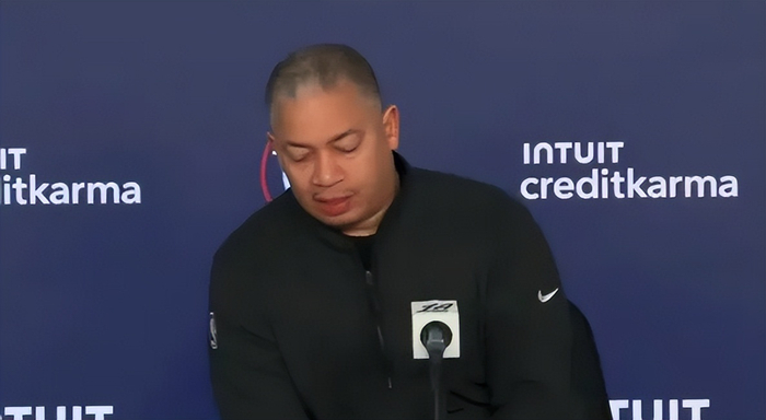 开云平台-泰伦卢疯了？哈登离队后让伦纳德变成持球大核，伤病隐患瑟瑟发抖|詹姆斯·哈登|快船|克利夫兰骑士队|洛杉矶快船队|泰伦-卢_新浪新闻