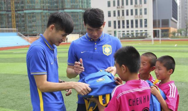 中超冠军队“大逃亡”还剩2+2悬念 4大功勋前景迷茫